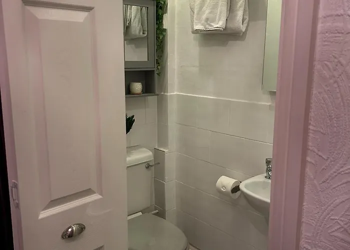 Guest house The Russell