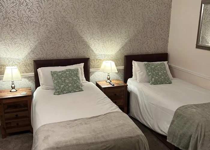 Guest house The Russell