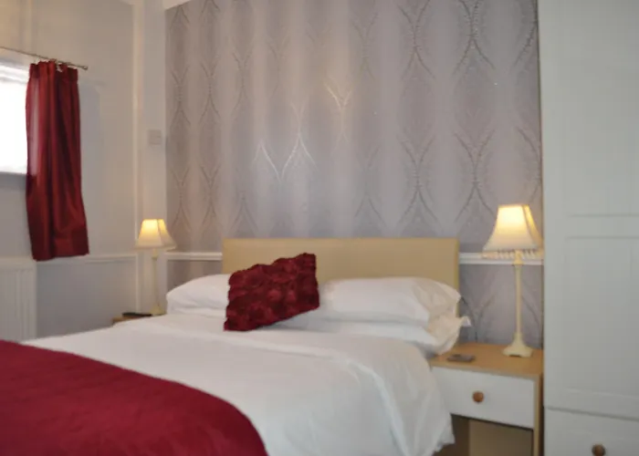 Guest house The Russell Scarborough