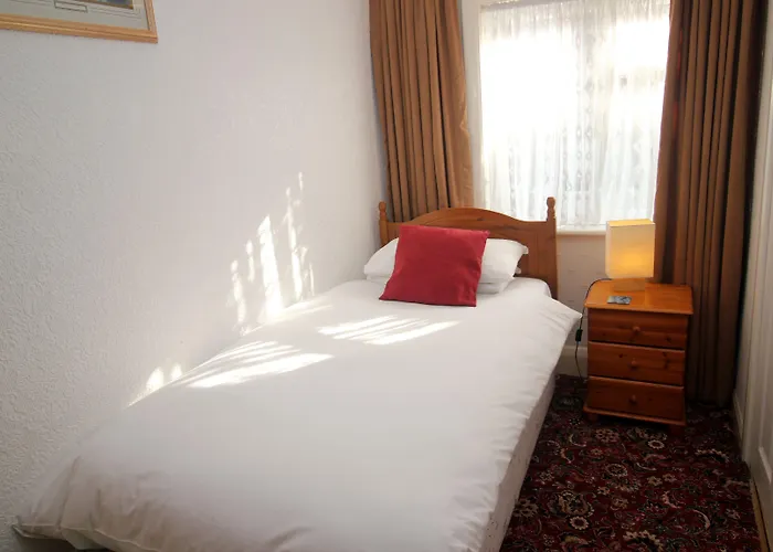 The Russell Guest house Scarborough