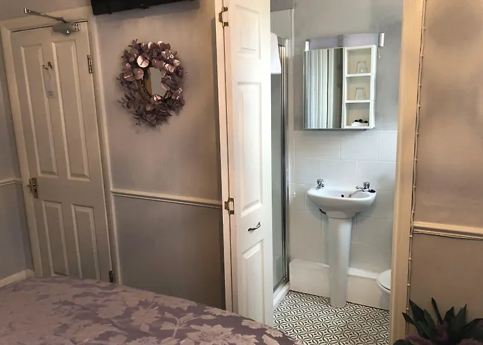 Guest house The Russell