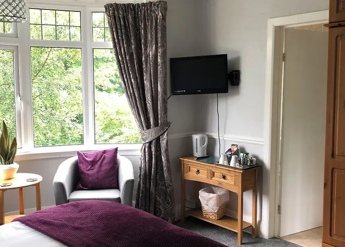 The Russell Guest house Scarborough